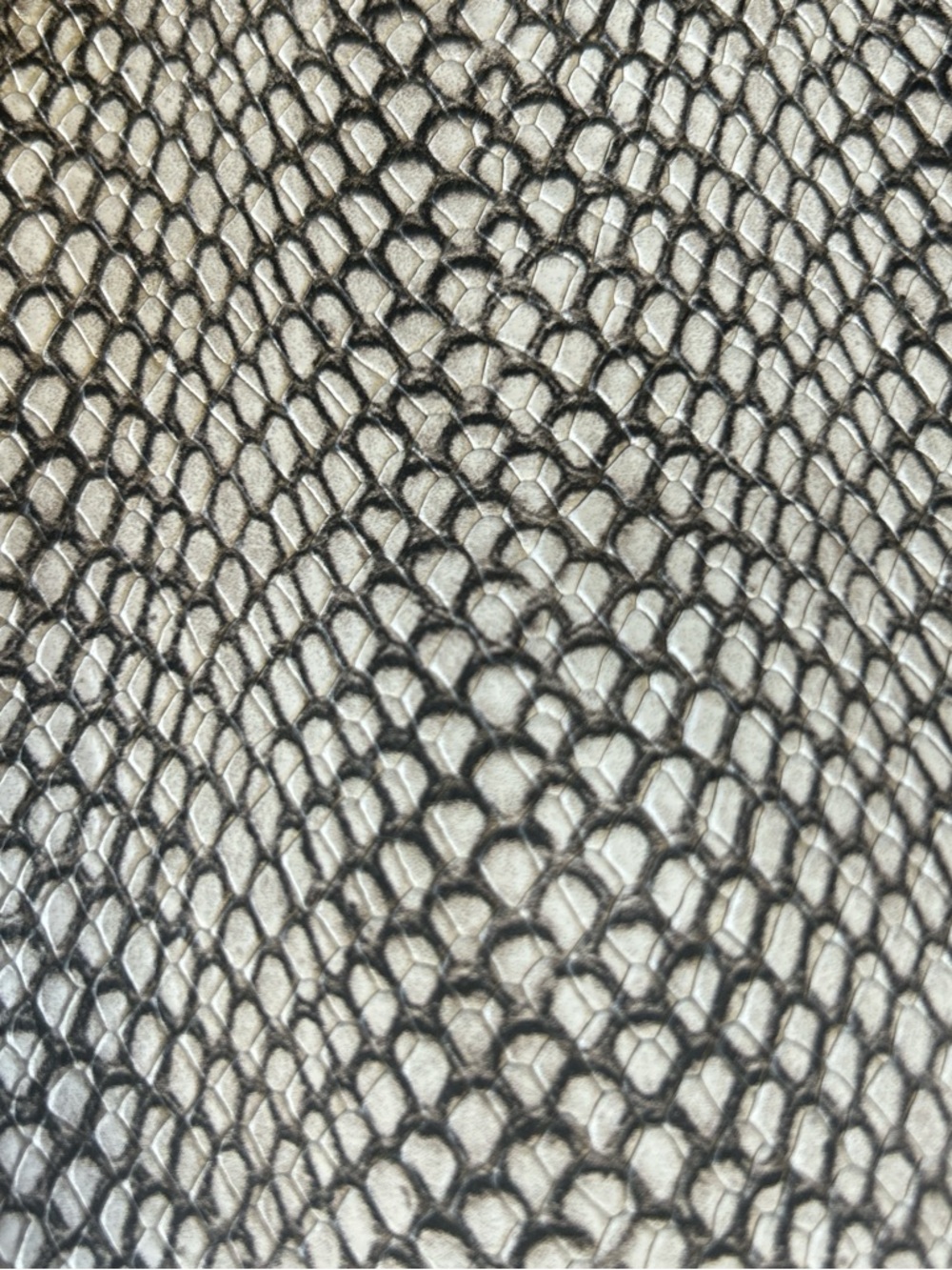 Vince CAMUTO Black and White Snakeskin Patterned Genuine Leather Crossbody Bag - Picture 4 of 8
